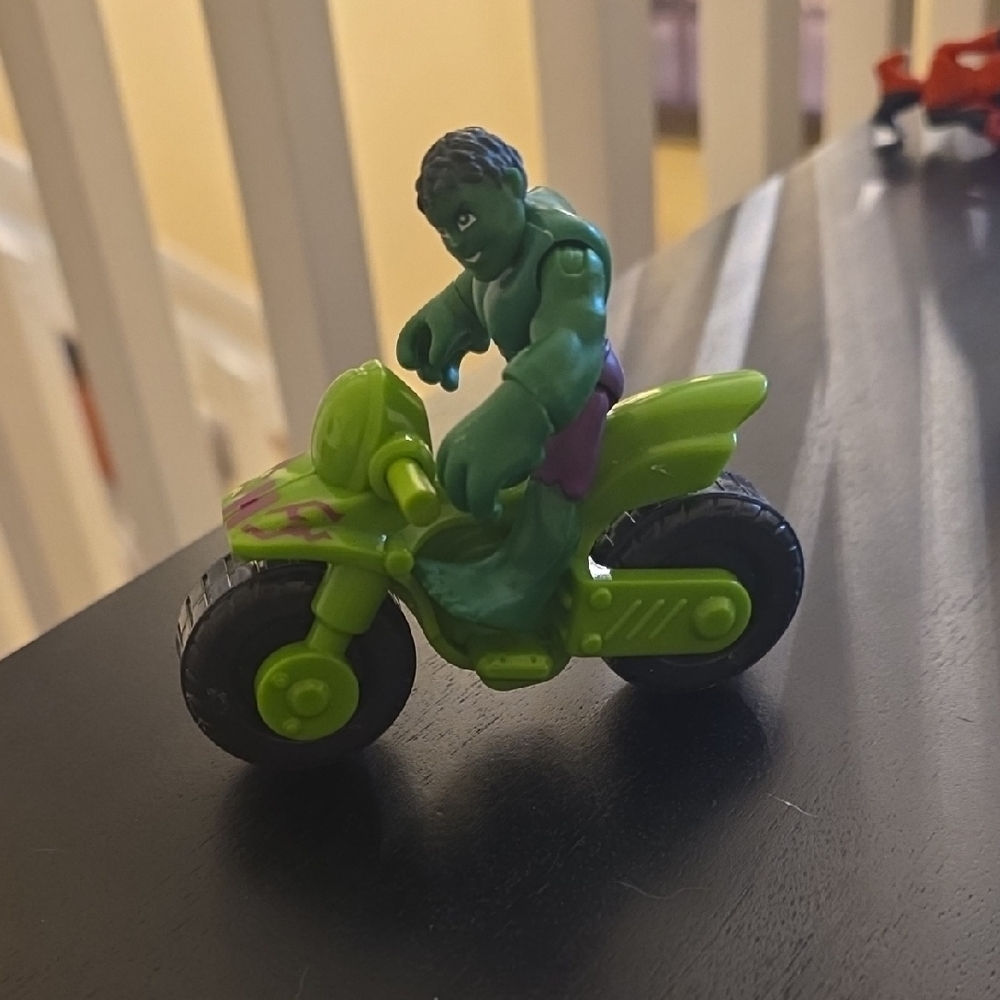 Playskool Heroes Marvel Super Hero Adventures Hulk with Motorcycle